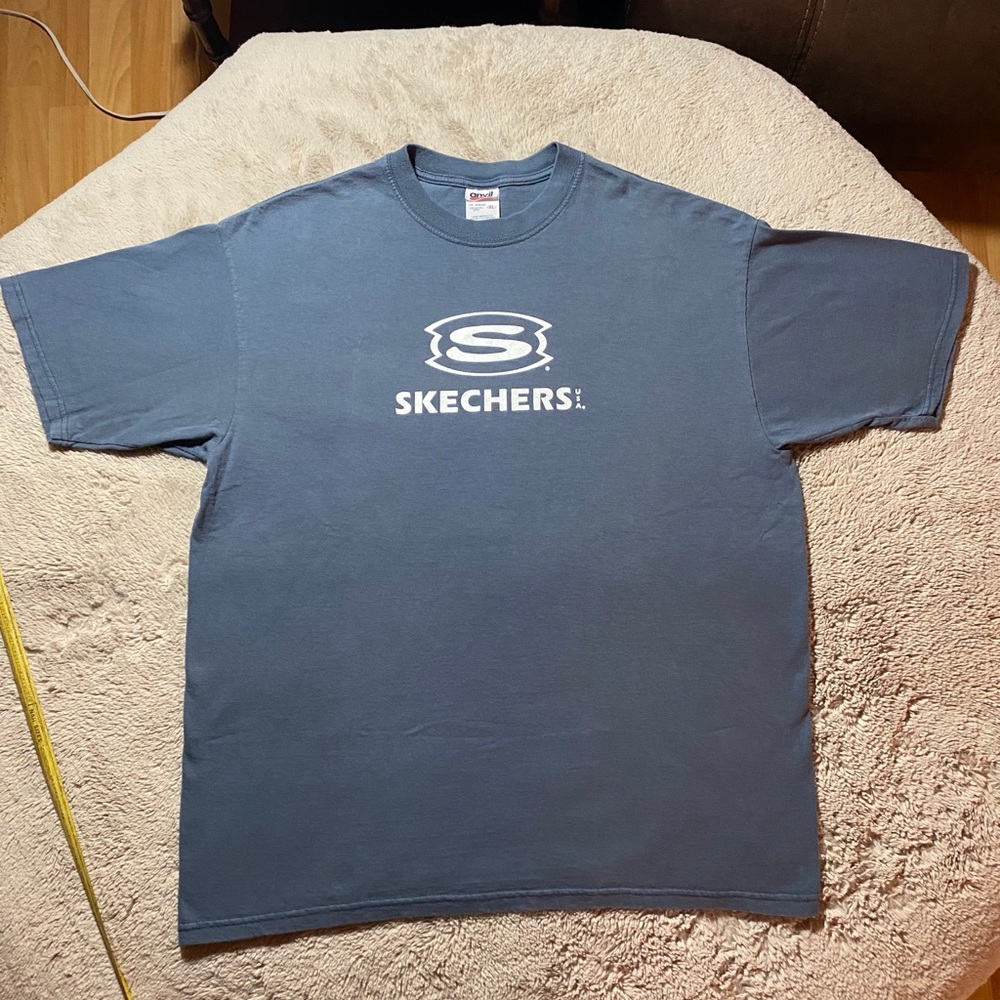 Vintage Y2K Skechers tee shirt